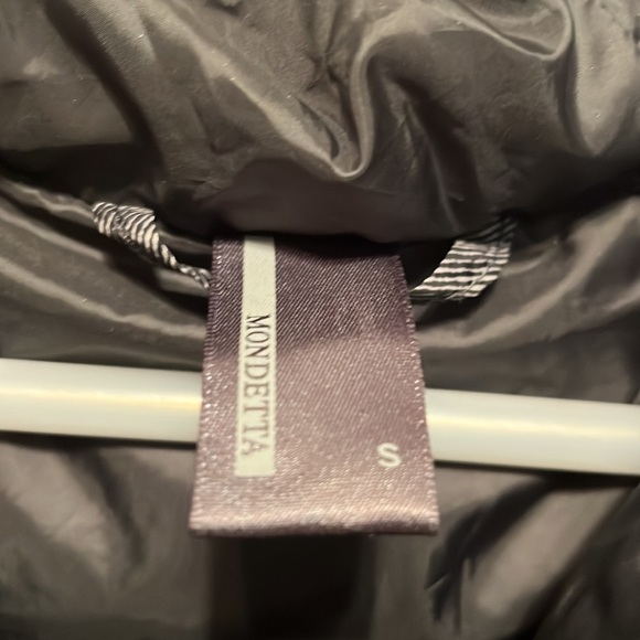 Mondetta puffer vest in a faux jean look with fur trimmed good size Small - Picture 2 of 6